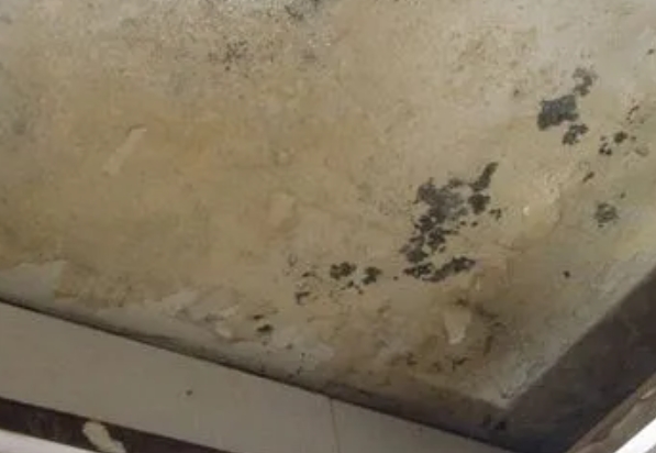 澄江阳台漏水维修公司分享下澄江卫生间渗水维修需要注意哪些问题。
